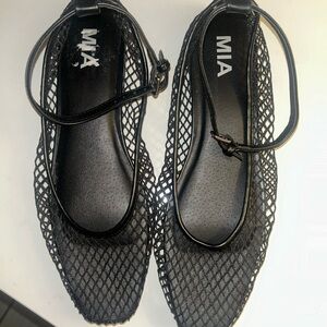 MIA Women's Black Mesh Loafers